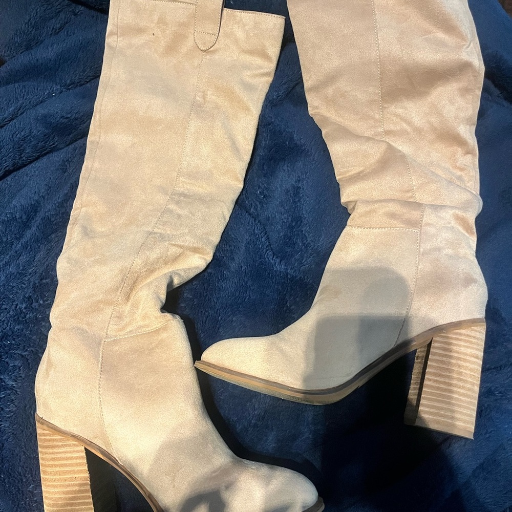 Oasis Society boots. 4” heel. Size 8. Worn once. Too tall for me.